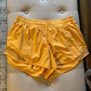 Hotty Hot Low-Rise Lined Shorts 4”